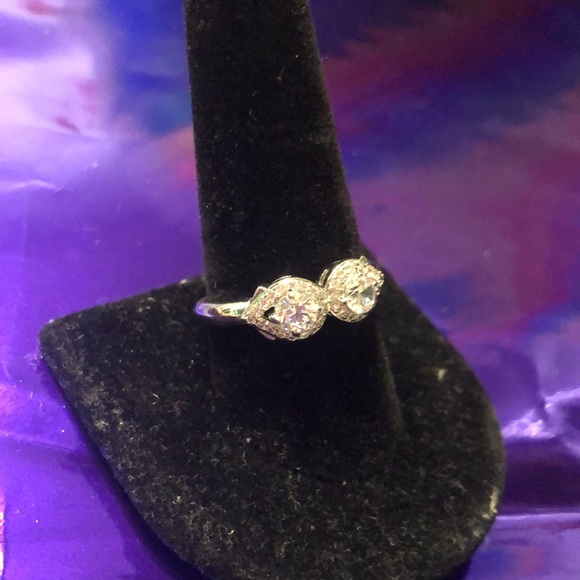 White Topaz sterling Ring - Picture 1 of 3